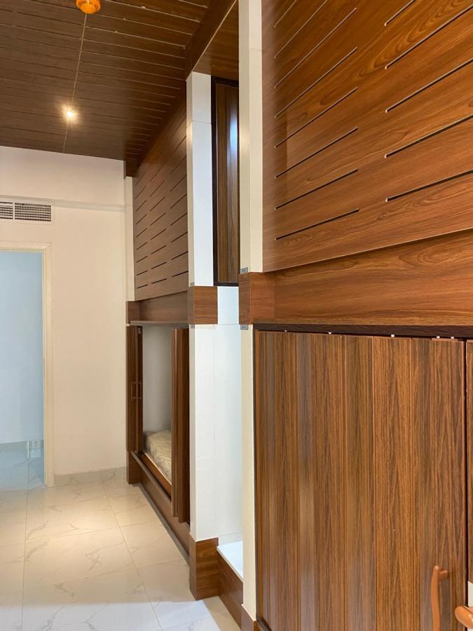 Yoi Pod Hostel - Deira Dubai Exterior photo